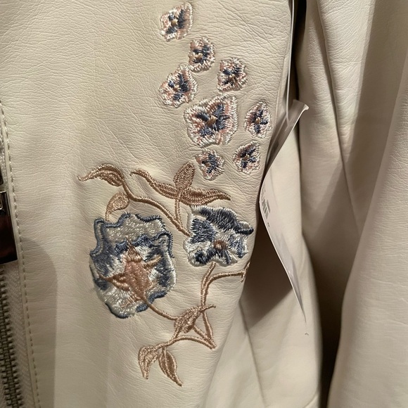 ✨HOST PICK✨Cleo medium floral jacket size medium vintage (with some discolour) - Picture 3 of 15